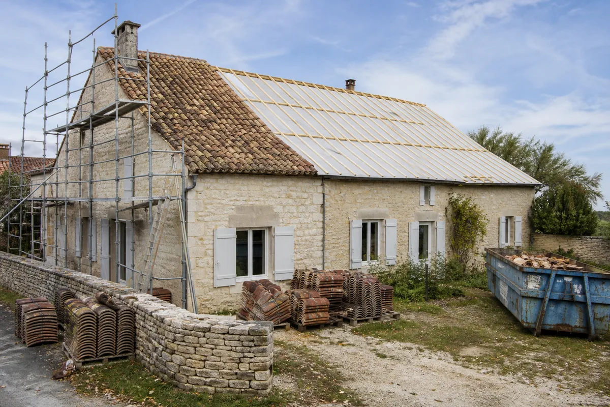 Réfection de toiture en Charente-Maritime : prix et étapes
